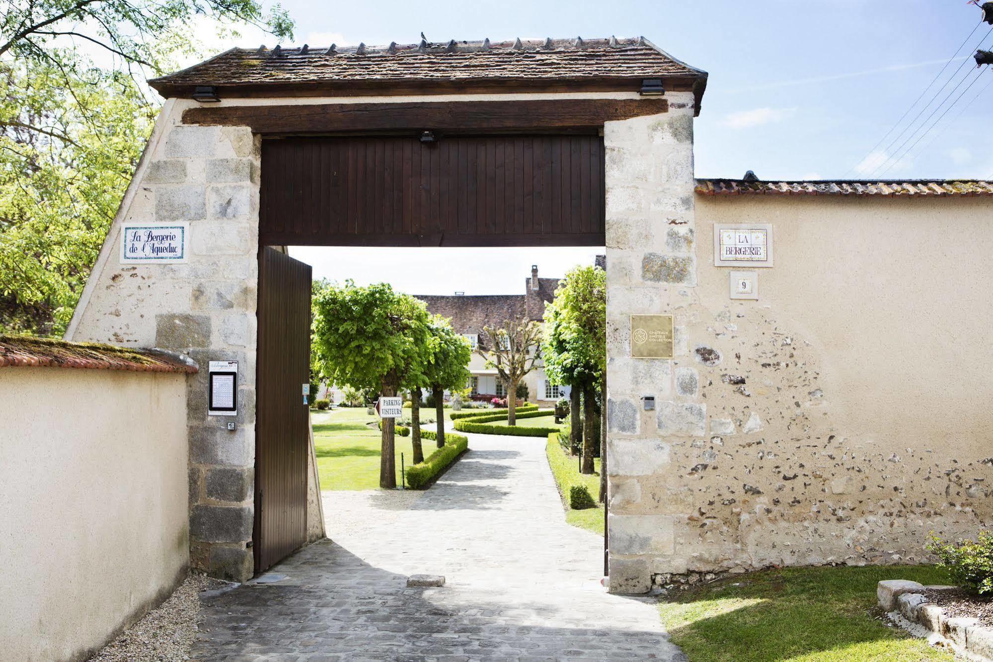 Chambres D'Hotes La Bergerie De L'Aqueduc Houx Exterior photo